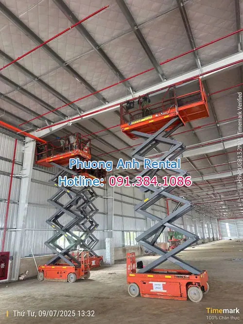 Xe nâng làm việc trên cao
