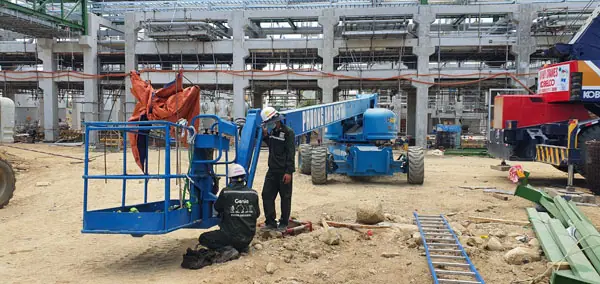 Cho thuê xe nâng dự án nhà máy lọc hóa dầu Long Sơn