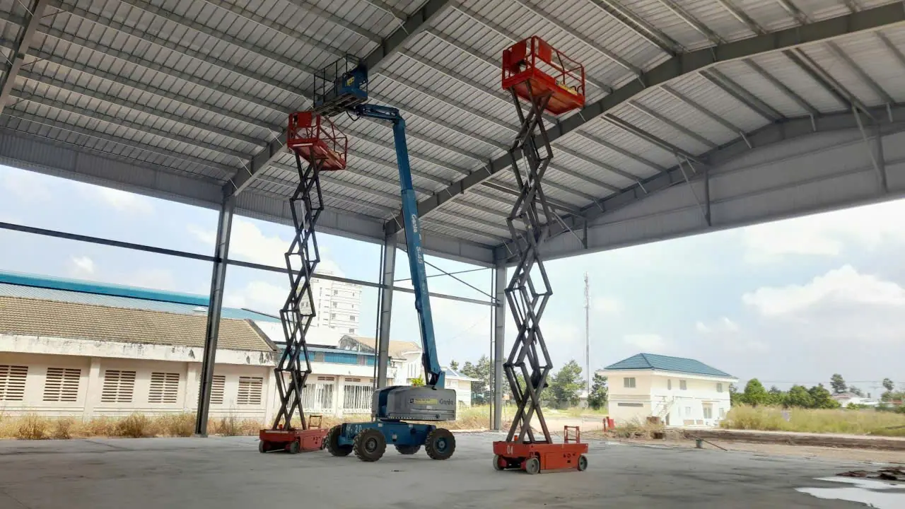 Nâng tầm công trình của bạn với dịch vụ cho thuê xe nâng người chuyên nghiệp từ Công Ty Phương Anh