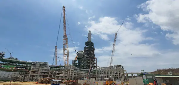 Cho thuê xe nâng dự án nhà máy lọc hóa dầu Long Sơn