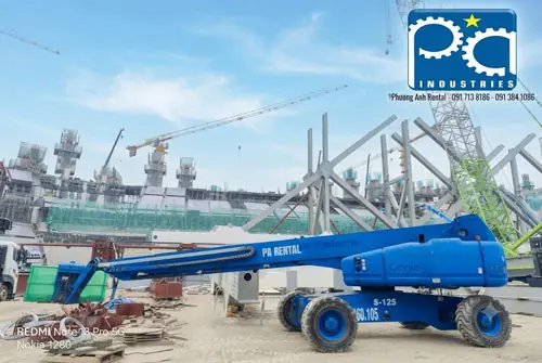 Cho thuê xe nâng tại dự án sân vận động PVF