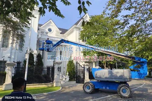 Thuê xe nâng người tại Sân vận động PVF
